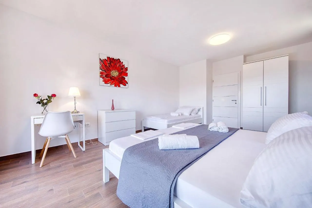 Vidalis, No 1 Apartment Kozino 0*,